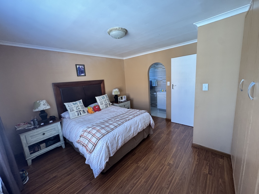 3 Bedroom Property for Sale in Table View Western Cape